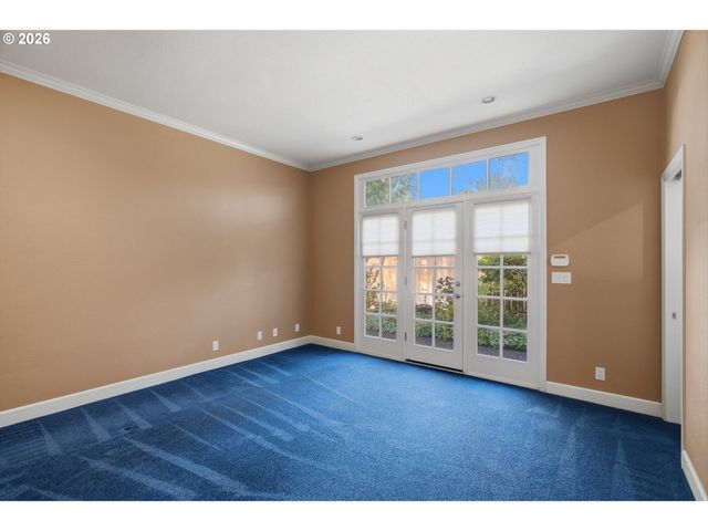 3750 UPPER Dr, Lake Oswego, OR 97035