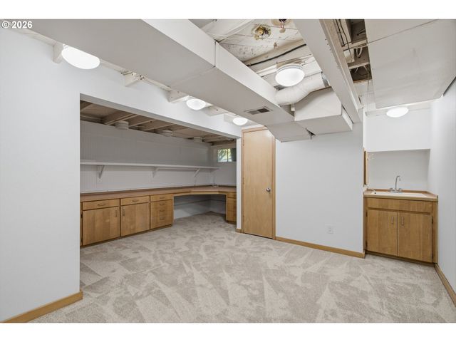 3750 UPPER Dr, Lake Oswego, OR 97035