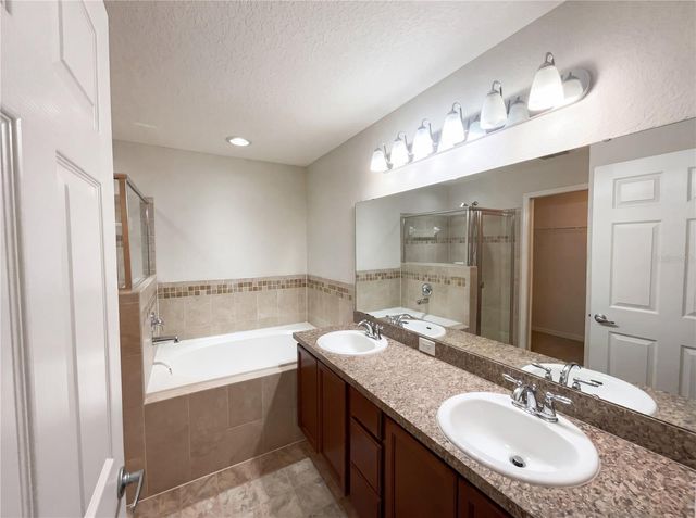 2005 ORANGE AVENUE, St Cloud, FL 34769