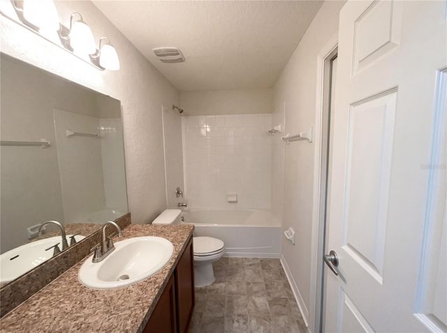 2005 ORANGE AVENUE, St Cloud, FL 34769