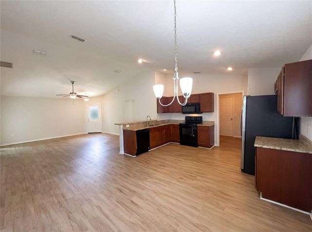 2005 ORANGE AVENUE, St Cloud, FL 34769