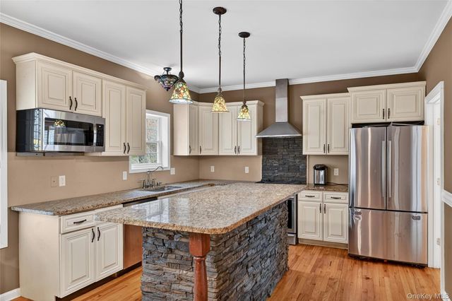 1071 Craigville Road, Chester, NY 10918