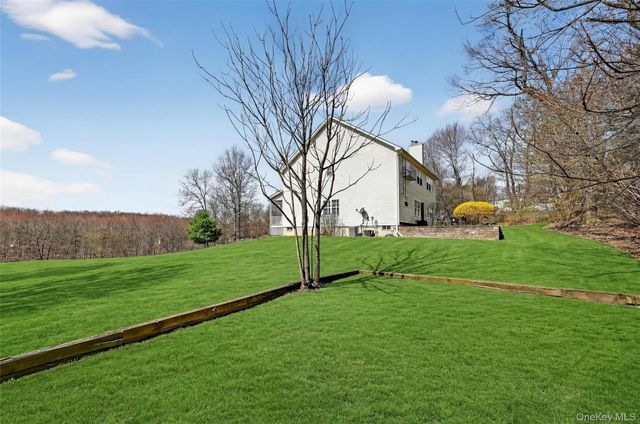 1071 Craigville Road, Chester, NY 10918