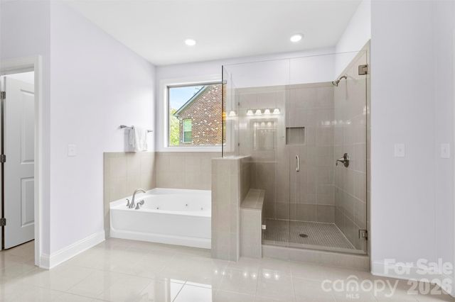220 Kingsdown Avenue, Charlotte, NC 28270