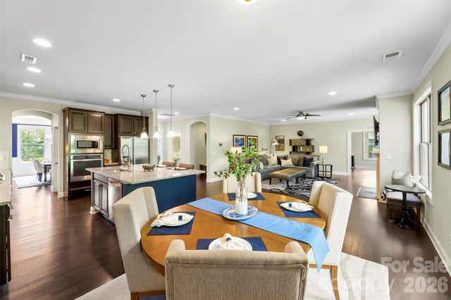 220 Kingsdown Avenue, Charlotte, NC 28270