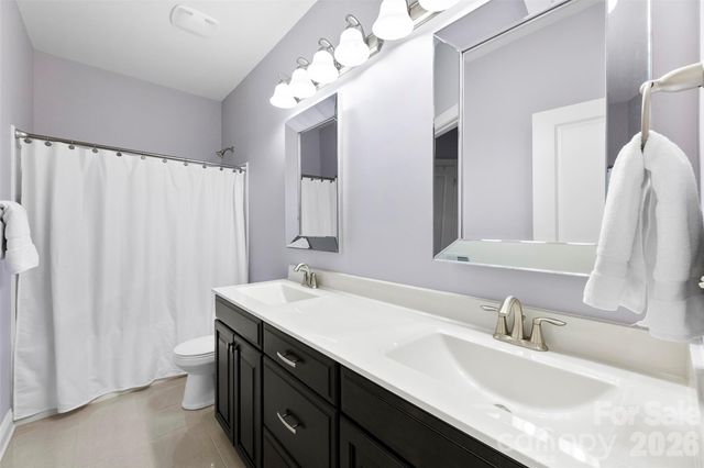 220 Kingsdown Avenue, Charlotte, NC 28270