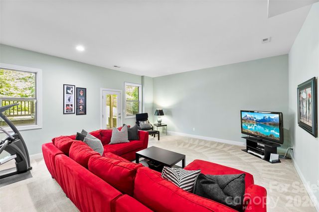 220 Kingsdown Avenue, Charlotte, NC 28270
