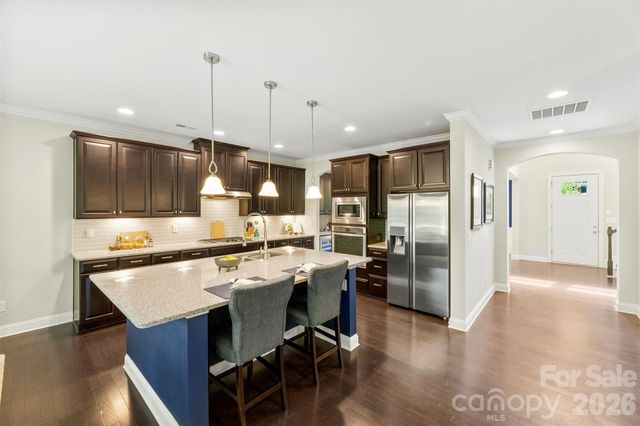 220 Kingsdown Avenue, Charlotte, NC 28270