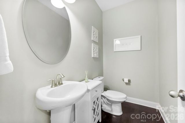 220 Kingsdown Avenue, Charlotte, NC 28270