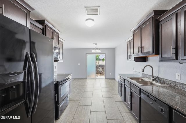 833 NENA SHAPLEIGH, Socorro, TX 79927