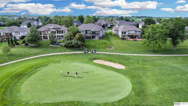17117 Oakmont Drive, Omaha, NE 68136