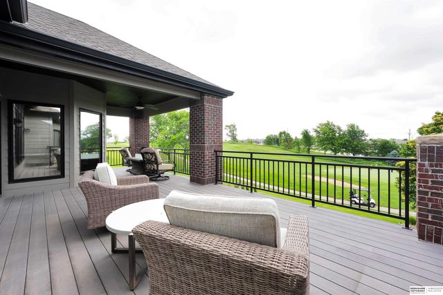 17117 Oakmont Drive, Omaha, NE 68136