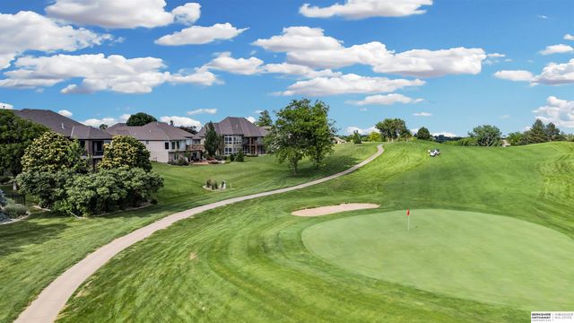 17117 Oakmont Drive, Omaha, NE 68136