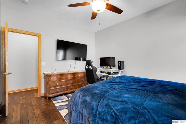 17117 Oakmont Drive, Omaha, NE 68136