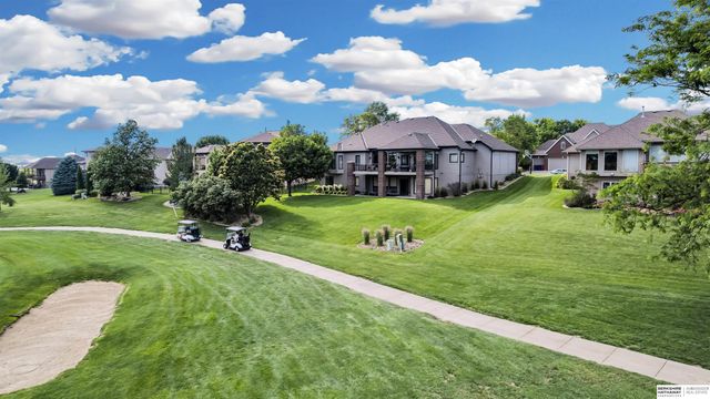 17117 Oakmont Drive, Omaha, NE 68136