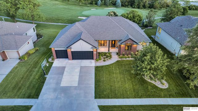 17117 Oakmont Drive, Omaha, NE 68136
