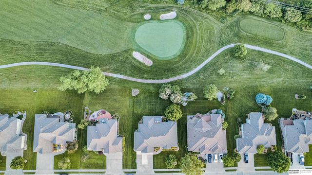 17117 Oakmont Drive, Omaha, NE 68136