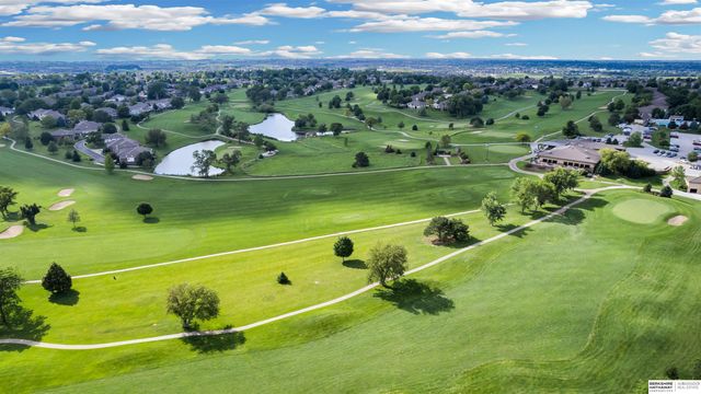 17117 Oakmont Drive, Omaha, NE 68136