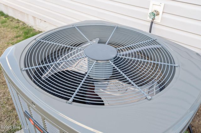 406 Elgin Road, Hubert, NC 28539