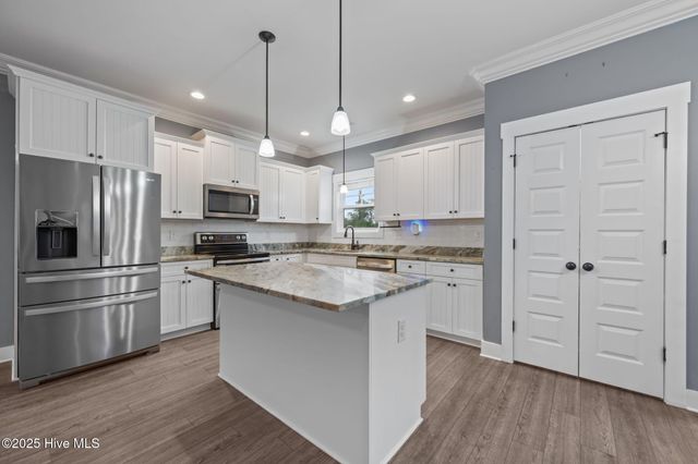 406 Elgin Road, Hubert, NC 28539