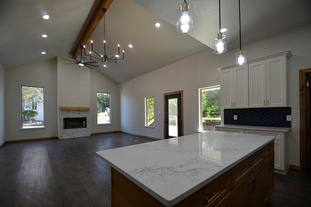 233 Old Oaks Path, Kerrville, TX 78028