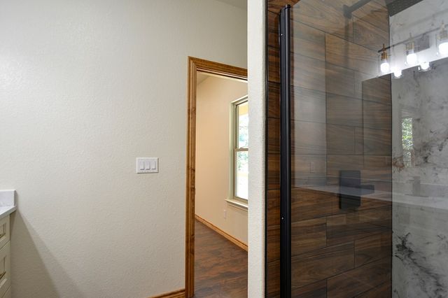 233 Old Oaks Path, Kerrville, TX 78028