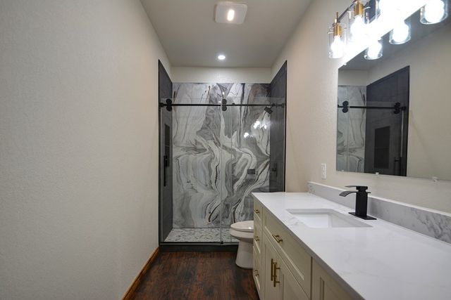 233 Old Oaks Path, Kerrville, TX 78028