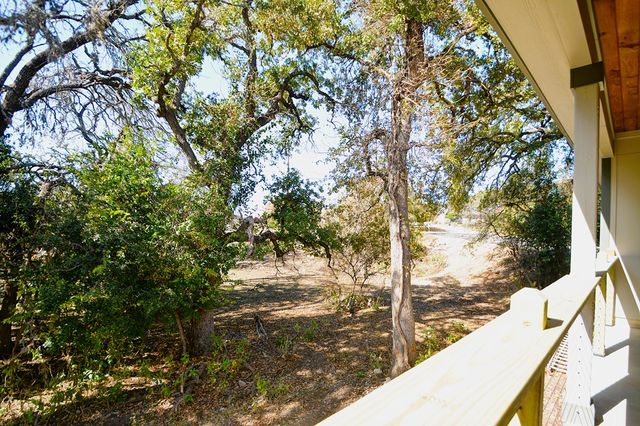 233 Old Oaks Path, Kerrville, TX 78028