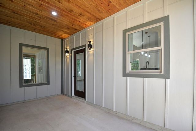 233 Old Oaks Path, Kerrville, TX 78028