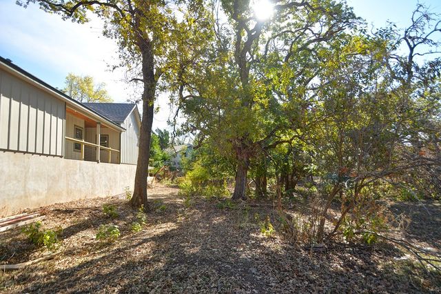 233 Old Oaks Path, Kerrville, TX 78028