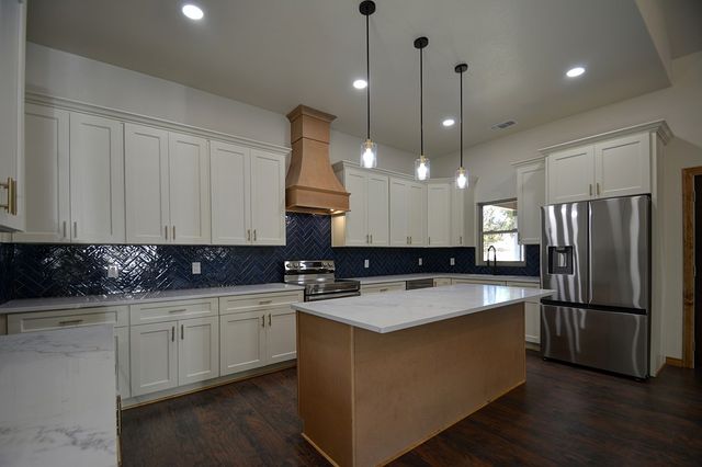 233 Old Oaks Path, Kerrville, TX 78028