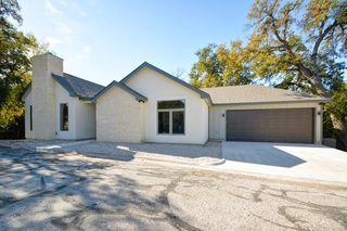 233 Old Oaks Path, Kerrville, TX 78028