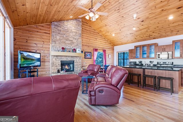 289 Farmette Drive, Cleveland, GA 30528