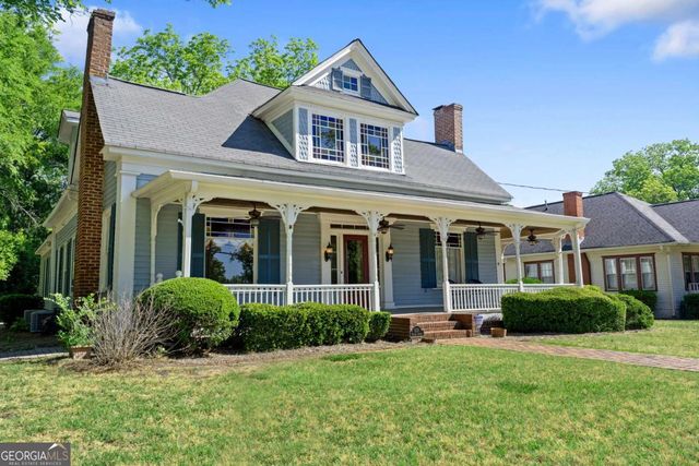 1019 College Avenue NW, Conyers, GA 30012