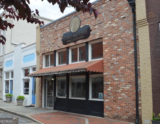 1019 College Avenue NW, Conyers, GA 30012