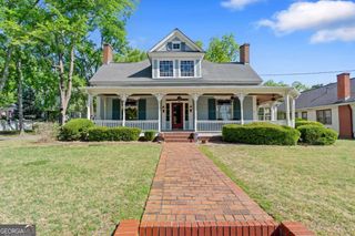1019 College Avenue NW, Conyers, GA 30012