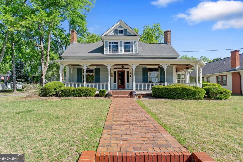 1019 College Avenue NW, Conyers, GA 30012