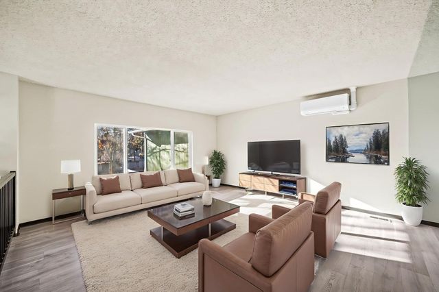 11448 W Meadowview Ln, Nine Mile Falls, WA 99026