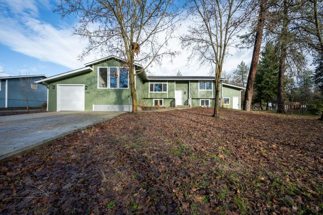 11448 W Meadowview Ln, Nine Mile Falls, WA 99026