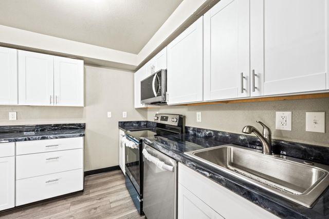 11448 W Meadowview Ln, Nine Mile Falls, WA 99026