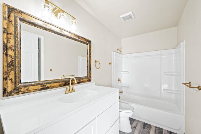 11448 W Meadowview Ln, Nine Mile Falls, WA 99026