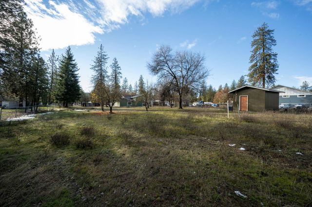 11448 W Meadowview Ln, Nine Mile Falls, WA 99026