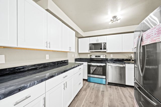 11448 W Meadowview Ln, Nine Mile Falls, WA 99026