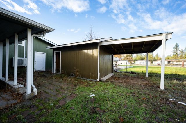 11448 W Meadowview Ln, Nine Mile Falls, WA 99026
