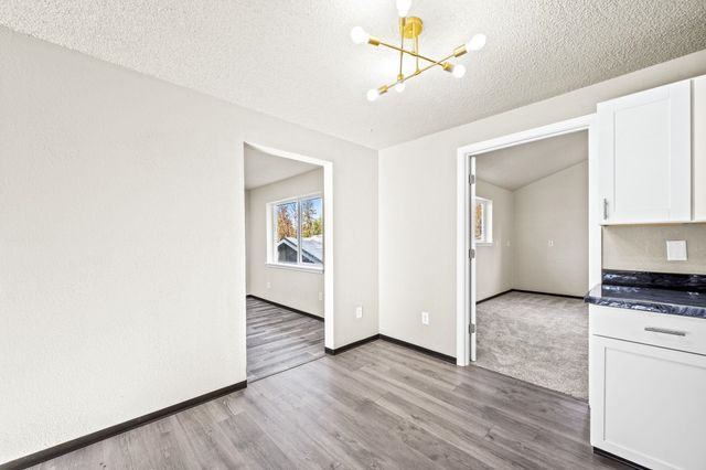 11448 W Meadowview Ln, Nine Mile Falls, WA 99026