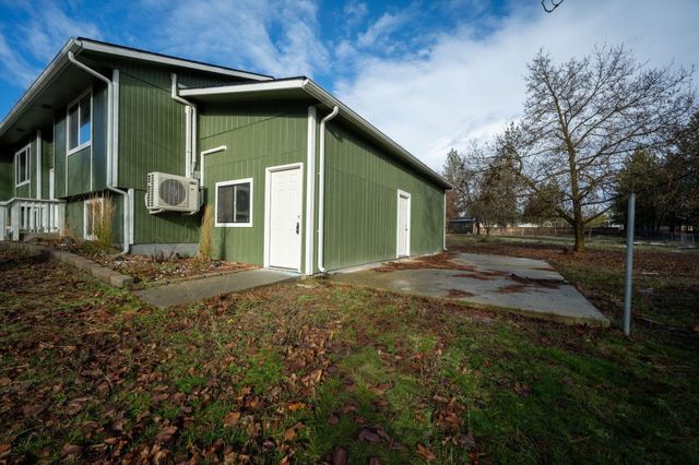 11448 W Meadowview Ln, Nine Mile Falls, WA 99026