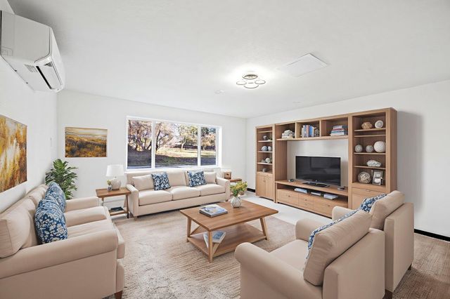 11448 W Meadowview Ln, Nine Mile Falls, WA 99026