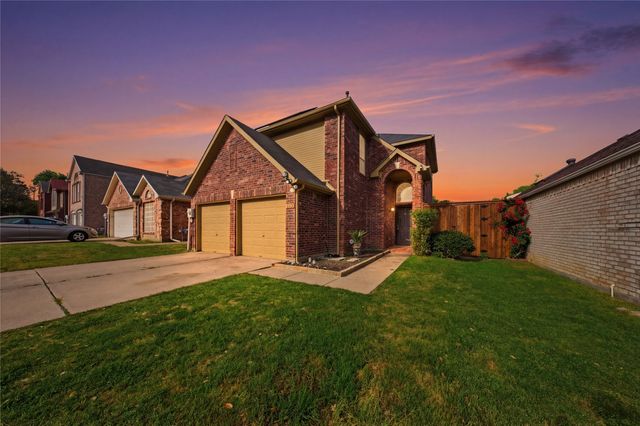 2108 Montclair Lane, Lewisville, TX 75067