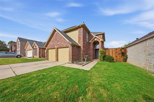 2108 Montclair Lane, Lewisville, TX 75067