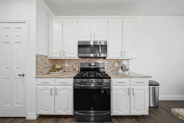 2108 Montclair Lane, Lewisville, TX 75067